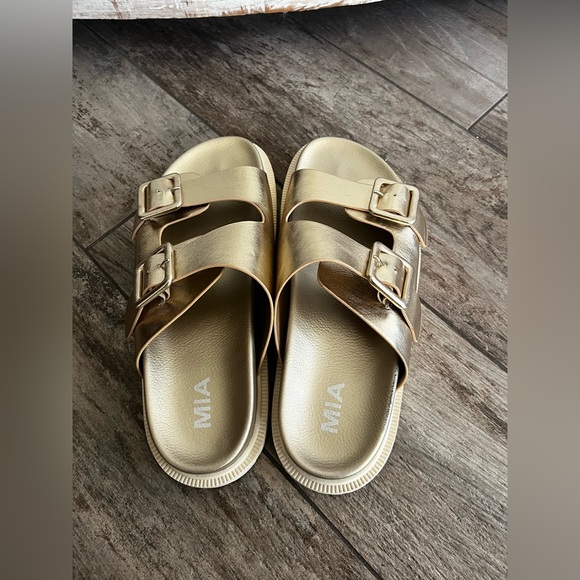 MIA Gen slide sandals - Picture 7 of 9